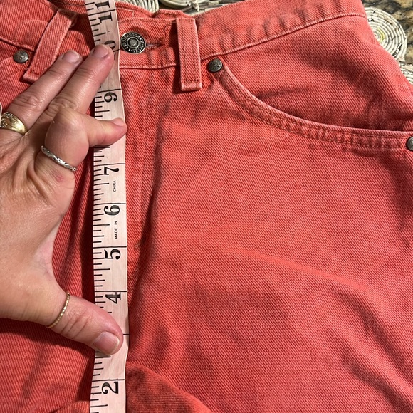 Vintage Levi’s shorts size 3❤️ - Picture 5 of 7